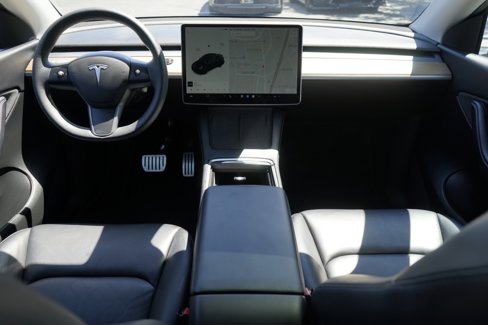Used 2022 Tesla Model Y Performance image 15