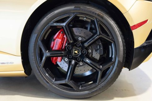Used 2020 Lamborghini Huracan EVO image 24