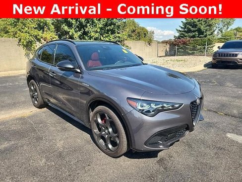 Used 2024 Alfa Romeo Stelvio Veloce image 1