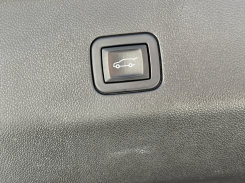 Used 2022 Chevrolet Tahoe LT image 11