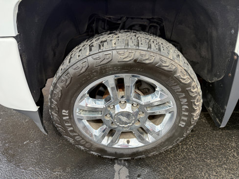 Used 2015 Chevrolet Silverado 2500 High Country w/ Duramax Plus Package image 10