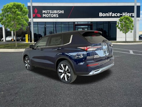 New 2025 Mitsubishi Outlander SE image 16