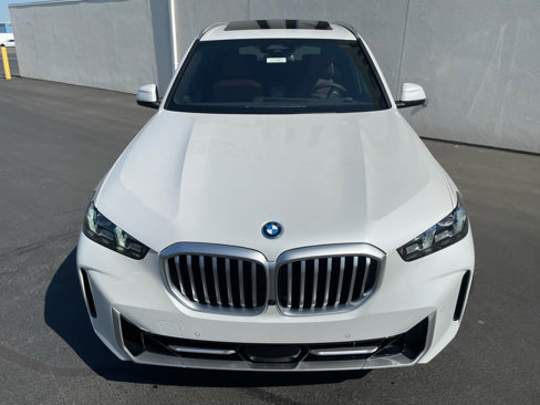 New 2026 BMW X5 xDrive50e w/ Climate Comfort Package image 2