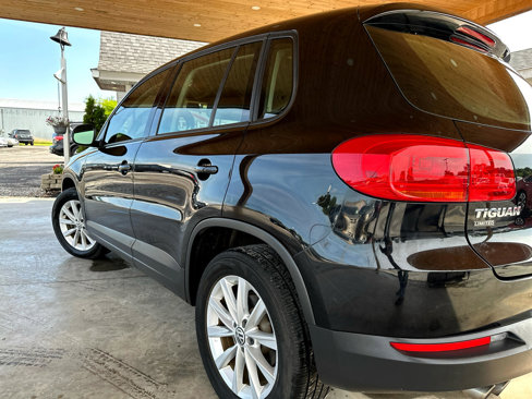 Used 2017 Volkswagen Tiguan S image 9