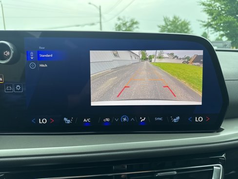 New 2025 Chevrolet Traverse LT image 36