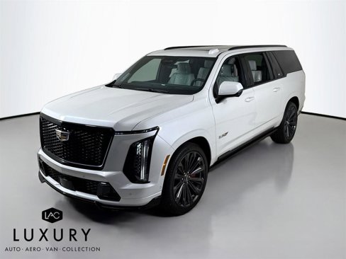 Used 2025 Cadillac Escalade ESV V image 2