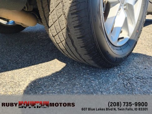 Used 2023 Jeep Grand Cherokee L Laredo image 9