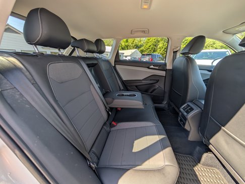 Used 2022 Volkswagen Taos SE image 35