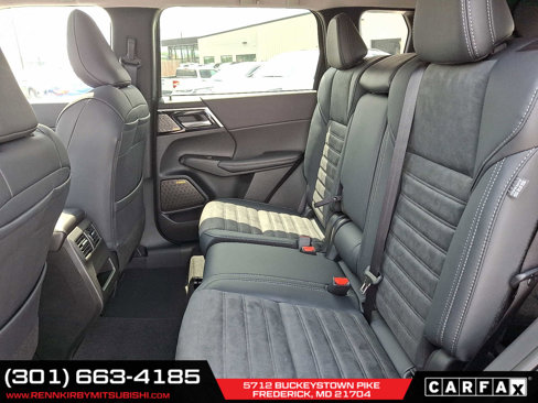 New 2025 Mitsubishi Outlander SE image 10