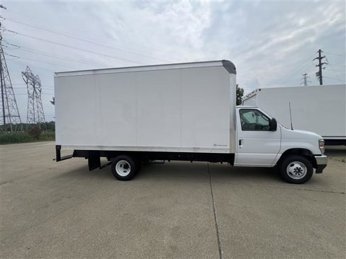 New 2026 Ford E-450 and Econoline 450 Super Duty w/ Power Equipment Group image 4