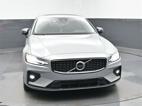 Used 2025 Volvo S60 B5 Plus w/ Protection Package Premier image 2
