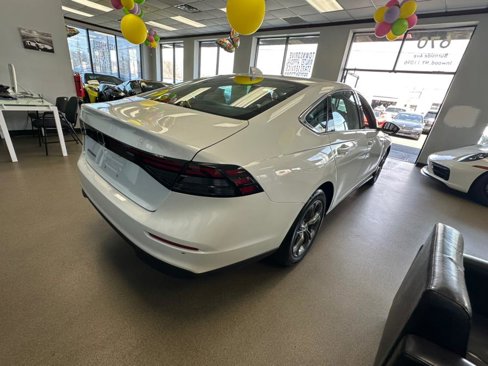 Used 2023 Honda Accord EX image 10