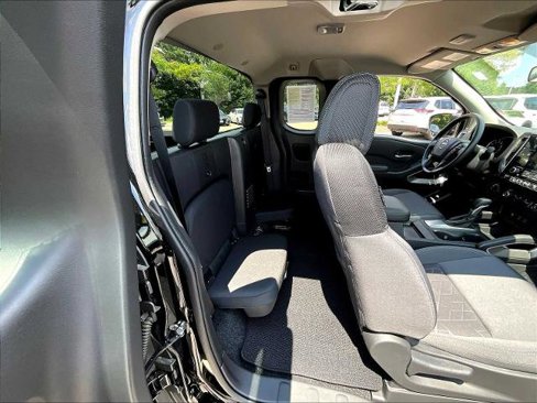 Certified 2025 Nissan Frontier SV image 16