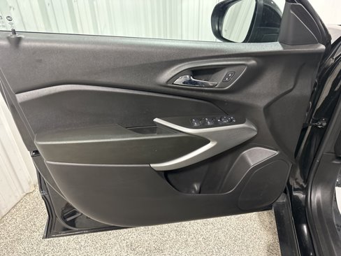 Used 2024 Chevrolet Trax LS w/ LS Convenience Package image 12