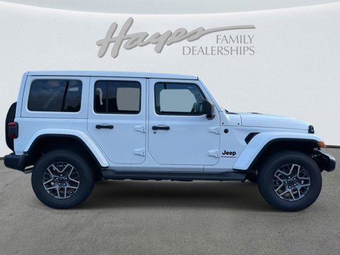 New 2025 Jeep Wrangler Sahara image 5