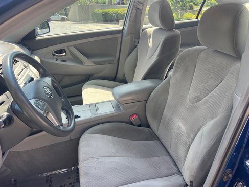 Used 2010 Toyota Camry LE image 18
