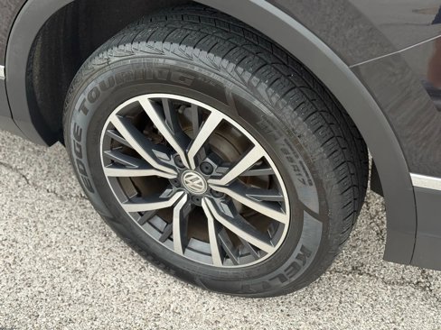 Used 2018 Volkswagen Tiguan SE image 15