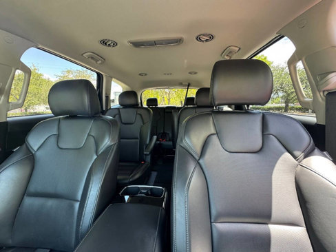 Used 2024 Kia Telluride S image 12