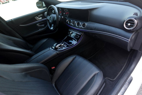 Used 2017 Mercedes-Benz E 300 4MATIC image 12
