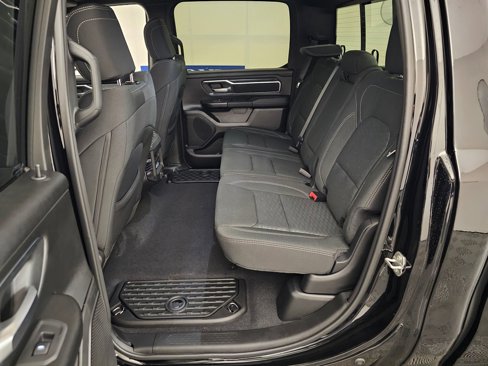 New 2026 RAM 1500 4x4 Crew Cab image 36
