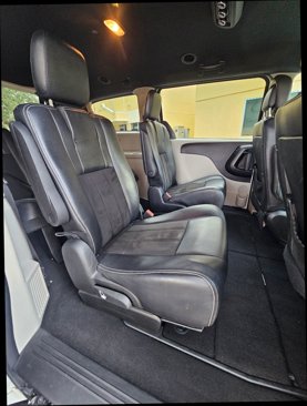 Used 2019 Dodge Grand Caravan SXT image 16