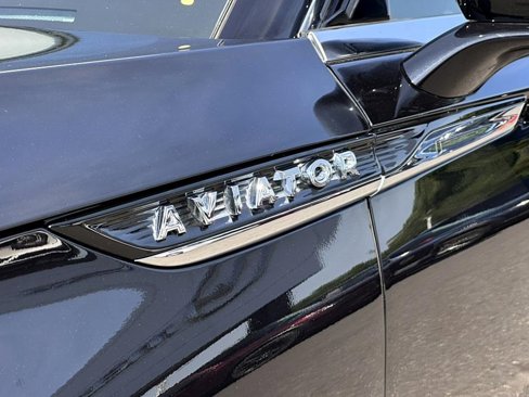 Certified 2022 Lincoln Aviator Reserve w/ Equipment Group 201A image 16