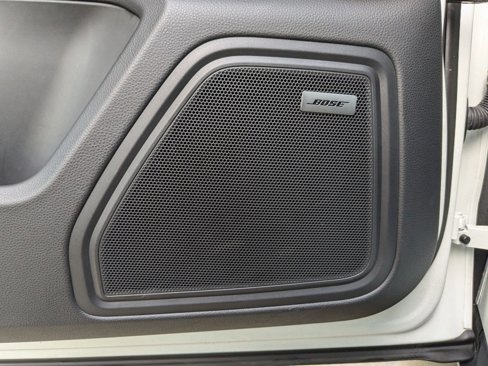 Certified 2025 Porsche Macan image 14
