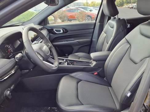 New 2026 Jeep Compass Latitude image 14