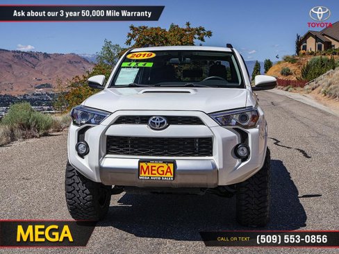 Used 2019 Toyota 4Runner 4WD image 3