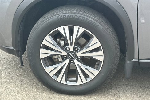 Used 2023 Nissan Rogue SV image 7