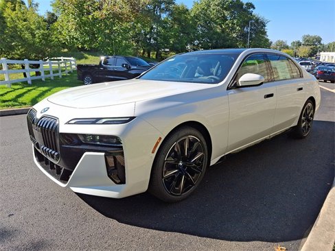 New 2026 BMW 760i xDrive image 3