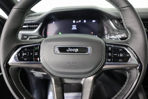 New 2025 Jeep Grand Cherokee L Overland w/ Advanced Protech Group III image 11