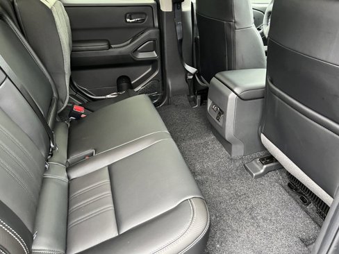 New 2025 Nissan Frontier SL image 16