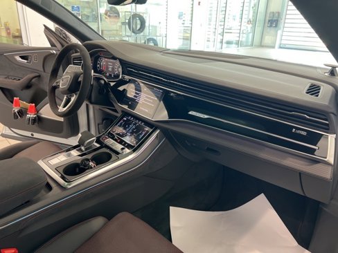 New 2025 Audi RS Q8 performance image 24