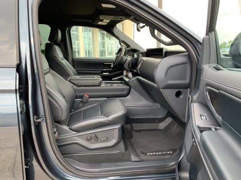 New 2025 Ford Expedition Platinum w/ Stealth Appearance Package image 14