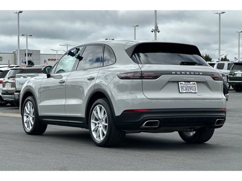 Used 2022 Porsche Cayenne image 6