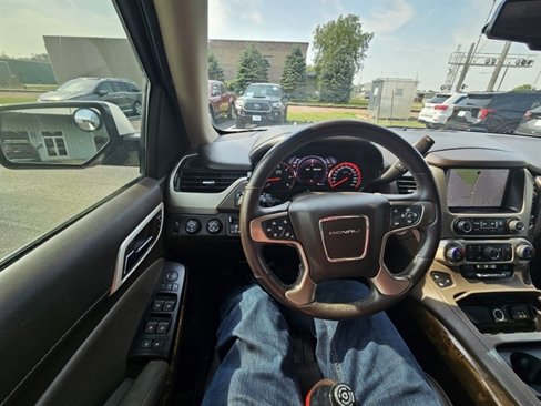 Used 2015 GMC Yukon Denali w/ Open Road Package image 18