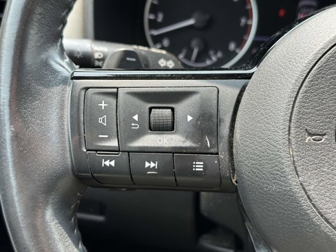 Used 2023 Nissan Rogue SV image 24