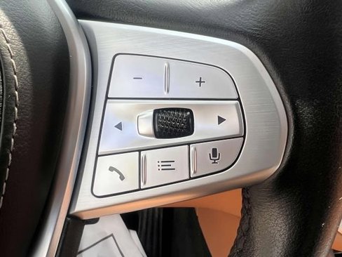 Used 2022 BMW 740i xDrive image 23