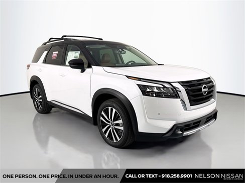 New 2025 Nissan Pathfinder Platinum image 3