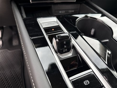 New 2025 Volkswagen Atlas SE image 33