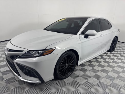 Used 2023 Toyota Camry XSE image 9
