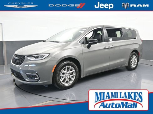 New 2025 Chrysler Pacifica Select image 1