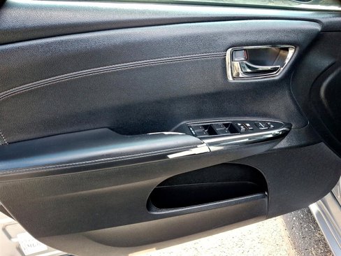Used 2017 Toyota Avalon XLE image 15