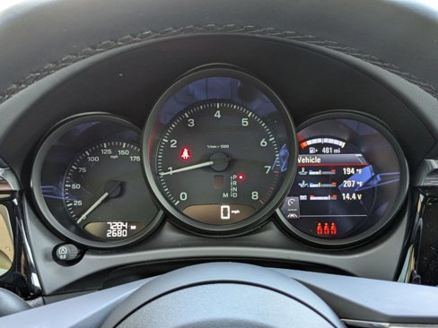 Certified 2025 Porsche Macan image 16