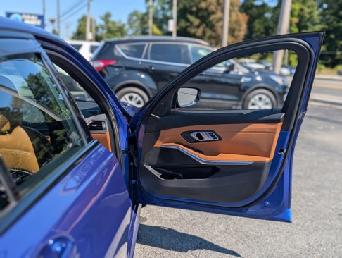 Used 2021 BMW 330i xDrive Sedan w/ M Sport Package image 49
