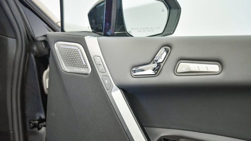 New 2026 BMW iX M70 image 22
