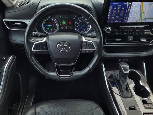 Used 2022 Toyota Highlander Platinum image 14