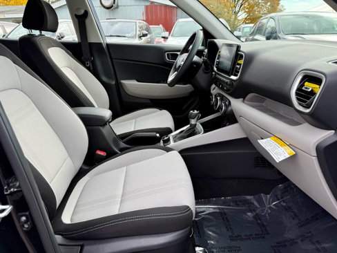Used 2024 Hyundai Venue SEL image 14