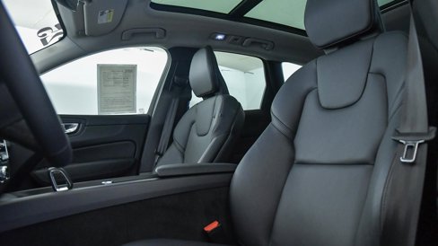 Certified 2025 Volvo XC60 B5 Core w/ Protection Package Premier image 18